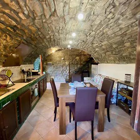 Castello * Argegno